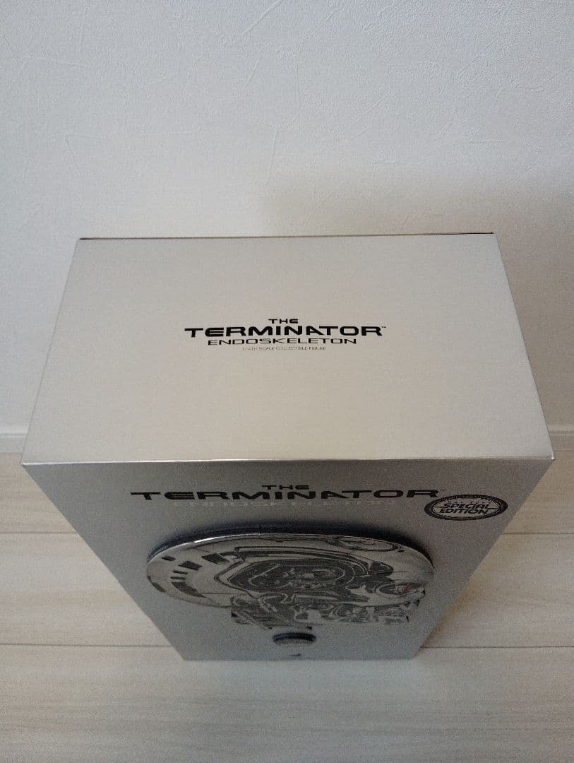 ホットトイズ ターミネーター1/4スケールフィギュア T-800エンドスケルトン
