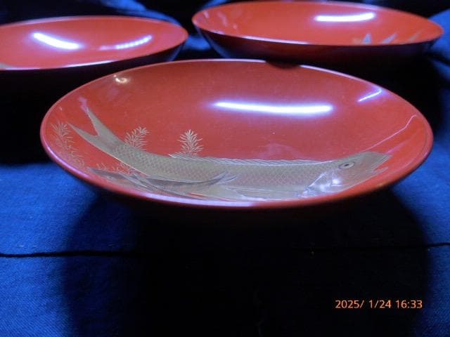 美品　大変素晴らしい蒔絵の「魚貝ずくし」絵変わり蒔絵　五つ組　盃台