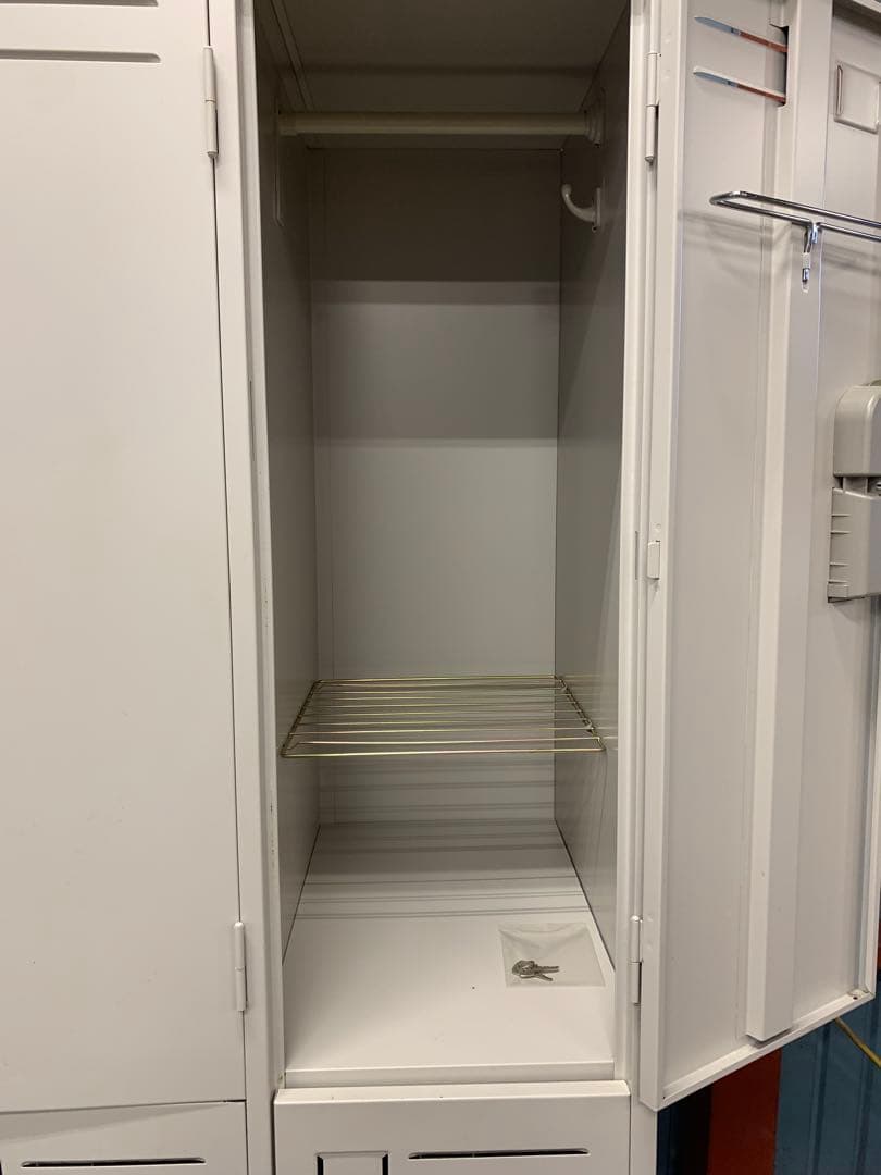 コクヨ　ロッカー　６人用　鍵付　オフィス事務所