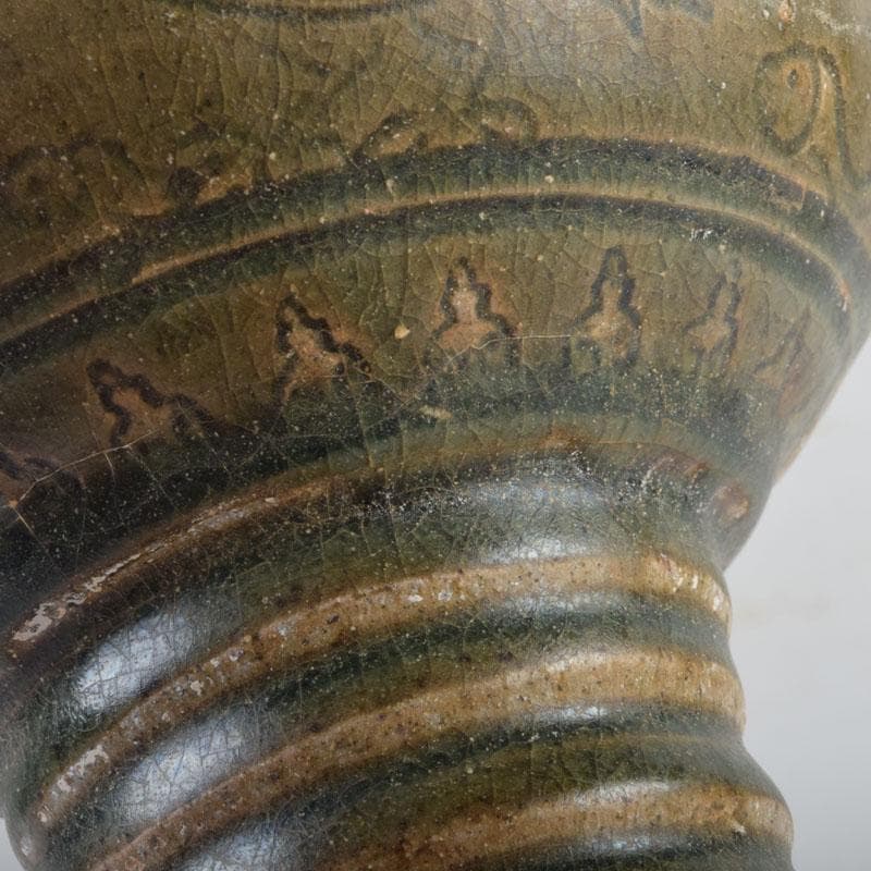 タイ古陶磁　スンコロク　宋胡録　青磁　刻神獣壷　C　9170