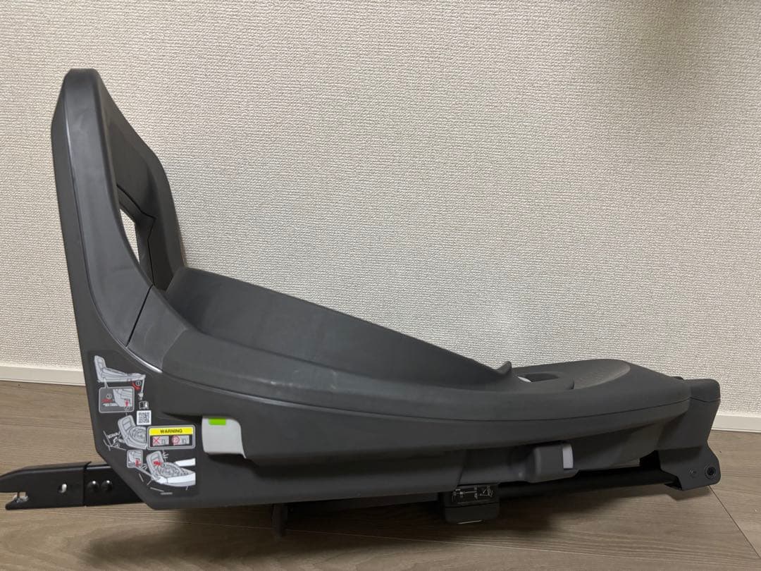 極美品　コンビ　ザエス　THE S ISOFIX　エッグショック　ZC-720