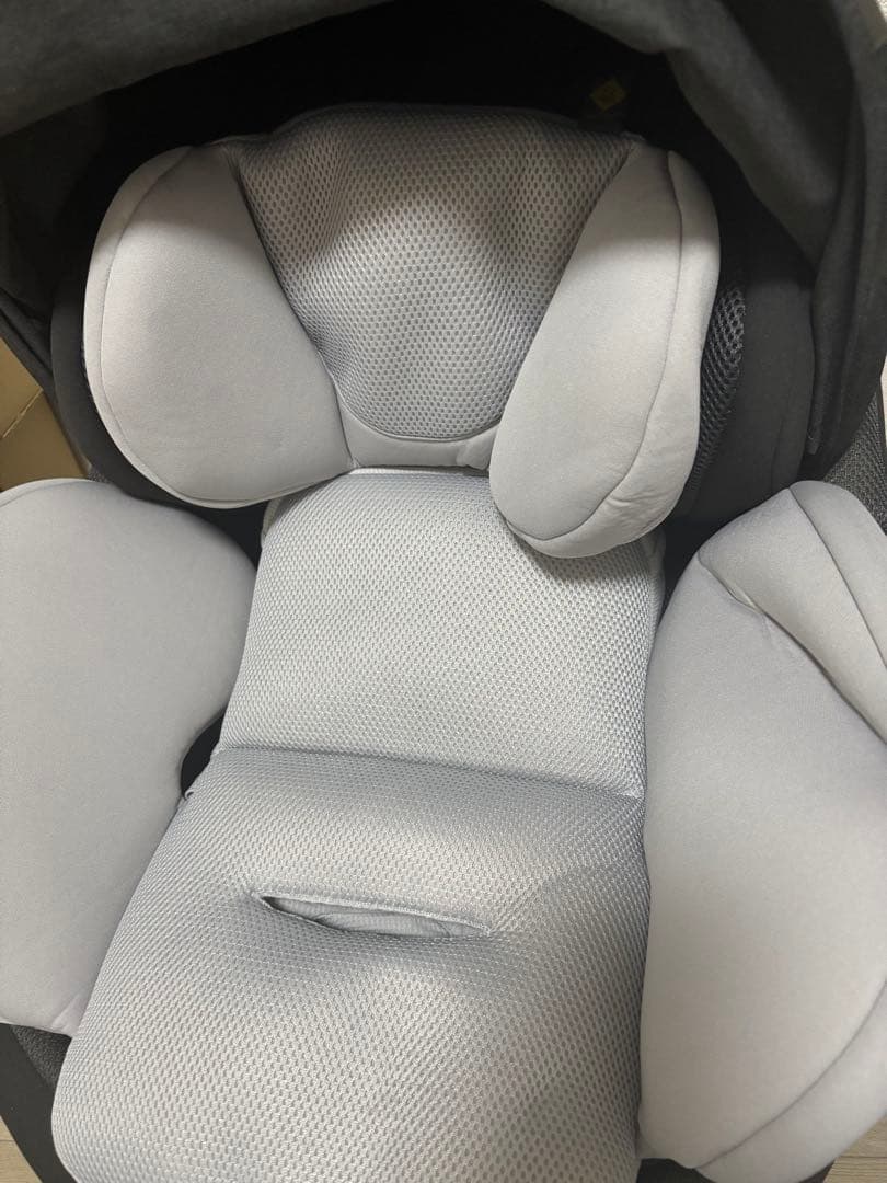 極美品　コンビ　ザエス　THE S ISOFIX　エッグショック　ZC-720