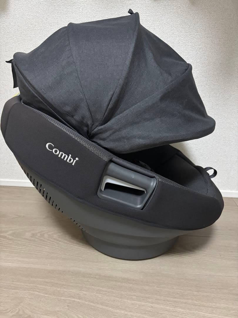 極美品　コンビ　ザエス　THE S ISOFIX　エッグショック　ZC-720