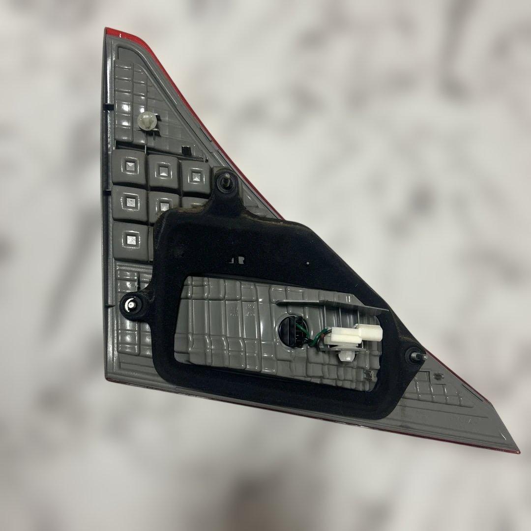 20アルファード純正テールランプ