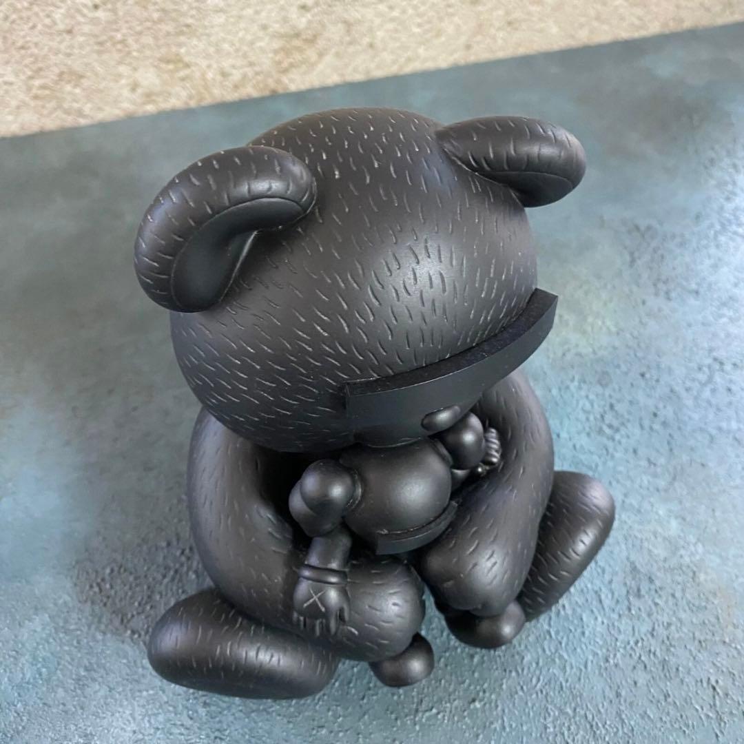 UNDERCOVER × KAWS ベアーコンパニオン フィギュア ブラック