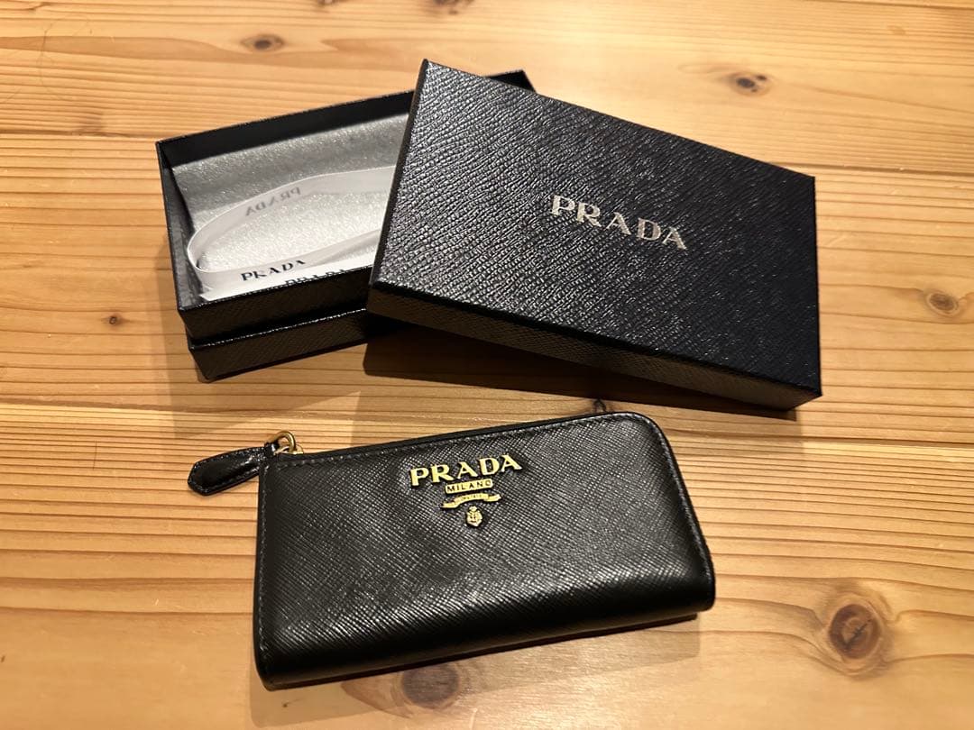 超美品！PRADA ブラック ケース　キーリング付き