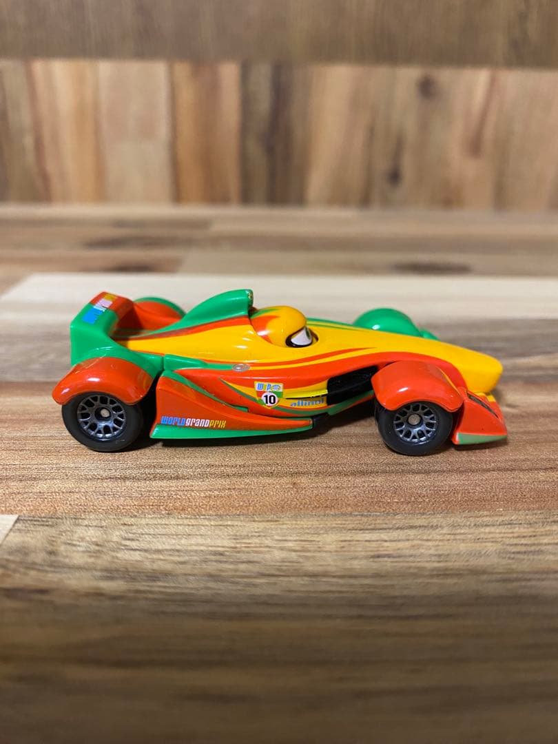 カーズ　トミカ　リップクラッチゴンスキー、リバースコット、ドクター・ダメージ