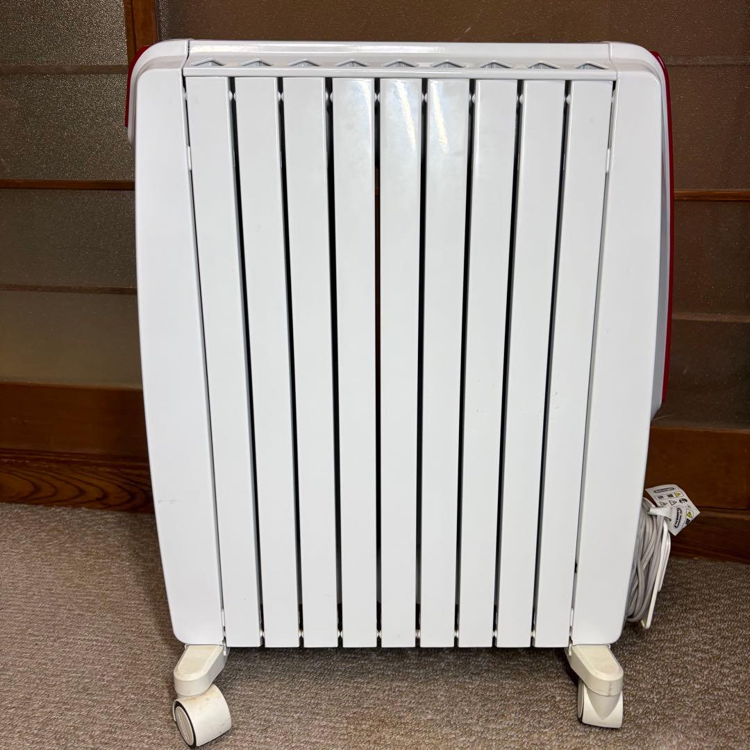 美品 デロンギオイルヒーター　ホワイトレッド