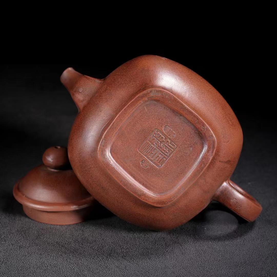 中国古美術・原鉱底槽清泥養神紋・紫砂壺・底款:顧景舟・朱泥・急須・茶壺・茶道具