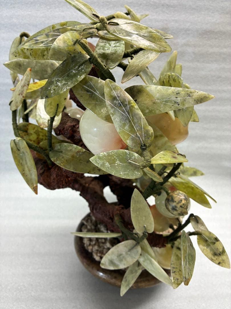 翡翠　桃　天然石　置物