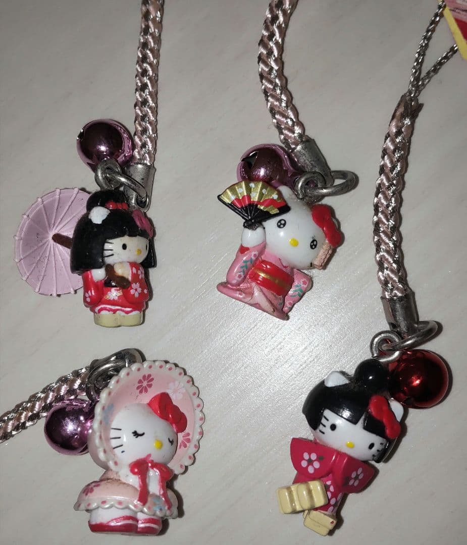 【ご当地キティ】根付け　ストラップ　チャーム　お土産　19点【まとめ売り】