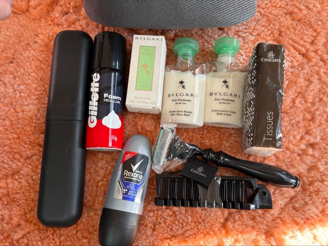 エミレーツ航空　ビジネスクラス　ブルガリ製アメニティセット