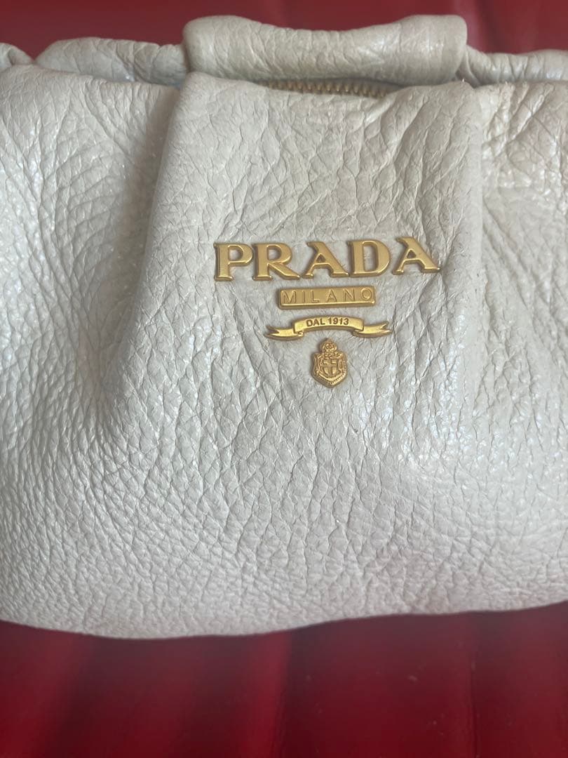 PRADA ホワイトレザー　ワンショルダーバッグ　プラダ