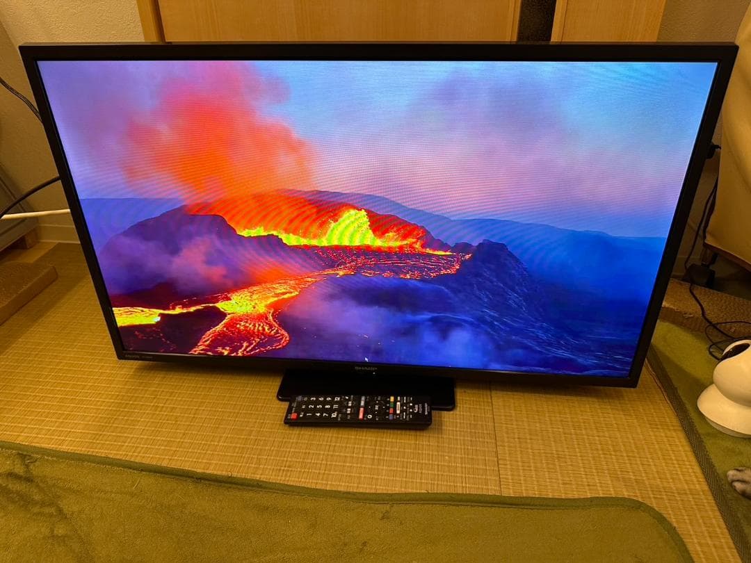 SHARP シャープ　32型　テレビ 2T-C32DE 2022年製　状態綺麗！