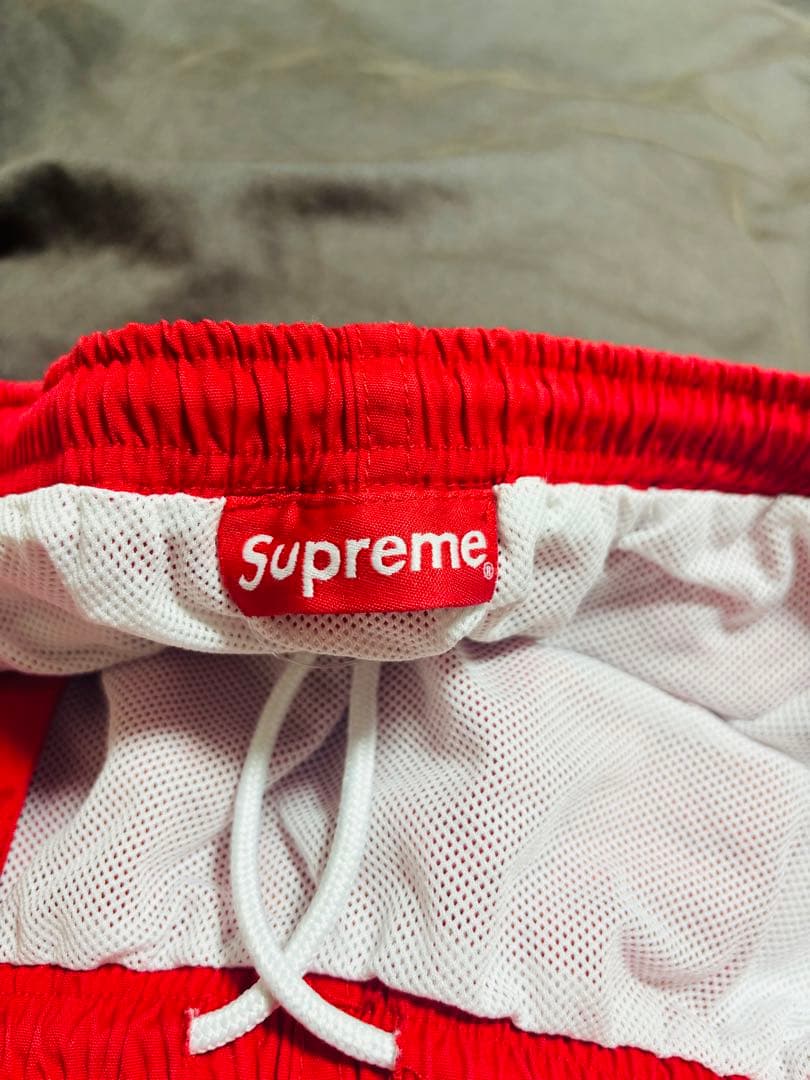 新品・未使用　SUPREME 水着　Ｌサイズ　赤