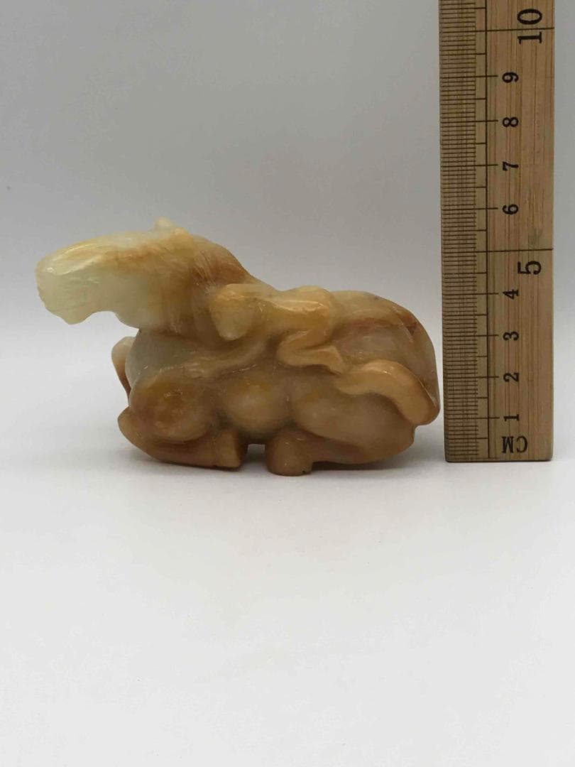 漢時代　和田玉　瑞獣　瑞馬と猿　馬上封候　神駿　玉彫り　古玉石(F-30)