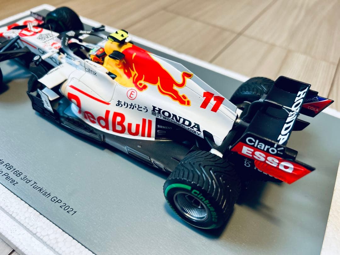 スパーク レッドブル RB16B 1/18 ミニカー トルコGP ペレス