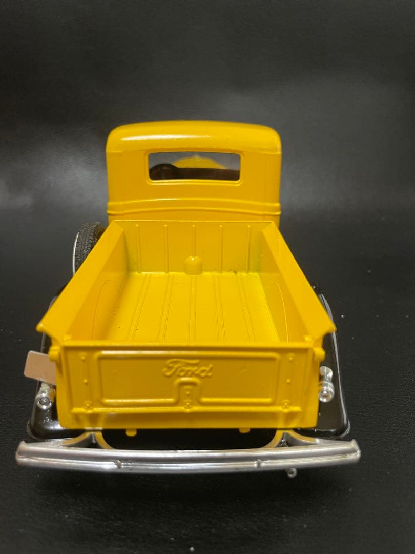 Coca-Cola  Ford V8 全長約23㎝　SOLIDO社　フランス製