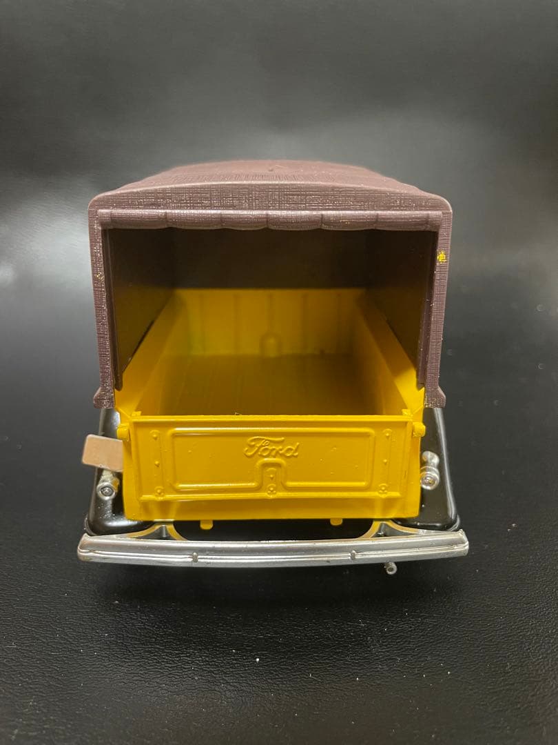 Coca-Cola  Ford V8 全長約23㎝　SOLIDO社　フランス製