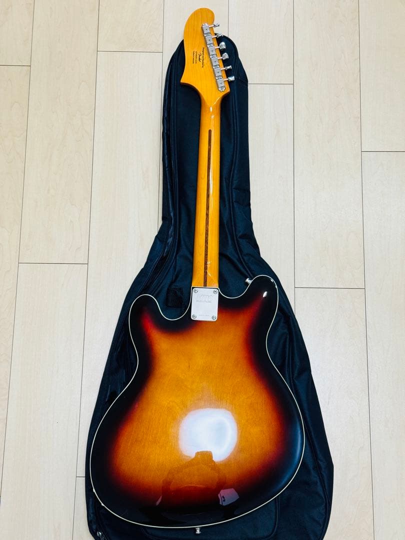 Squier by Fender ClassicVibeStarcaster改