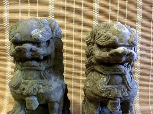 時代　アンティーク　狛犬　一対　石彫　彫刻　縁起物　魔除け　骨董