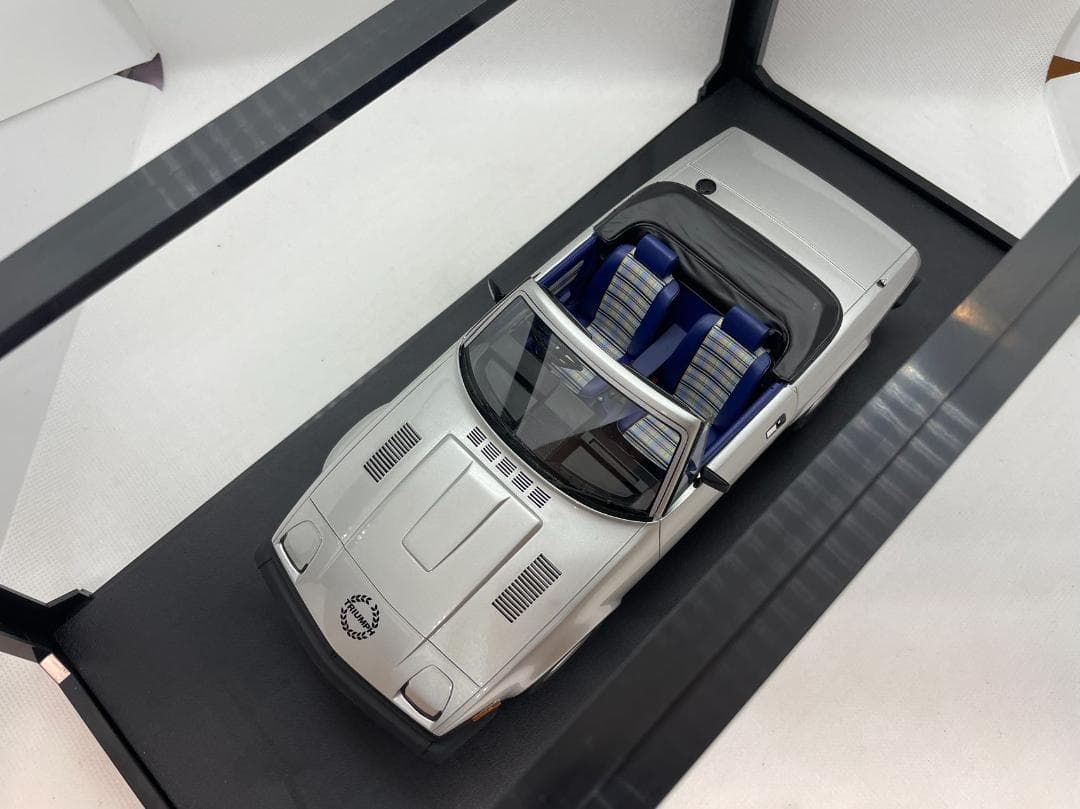 ミニカー 104-042 Cult 1/18 Triumph TR7 DHC 1980