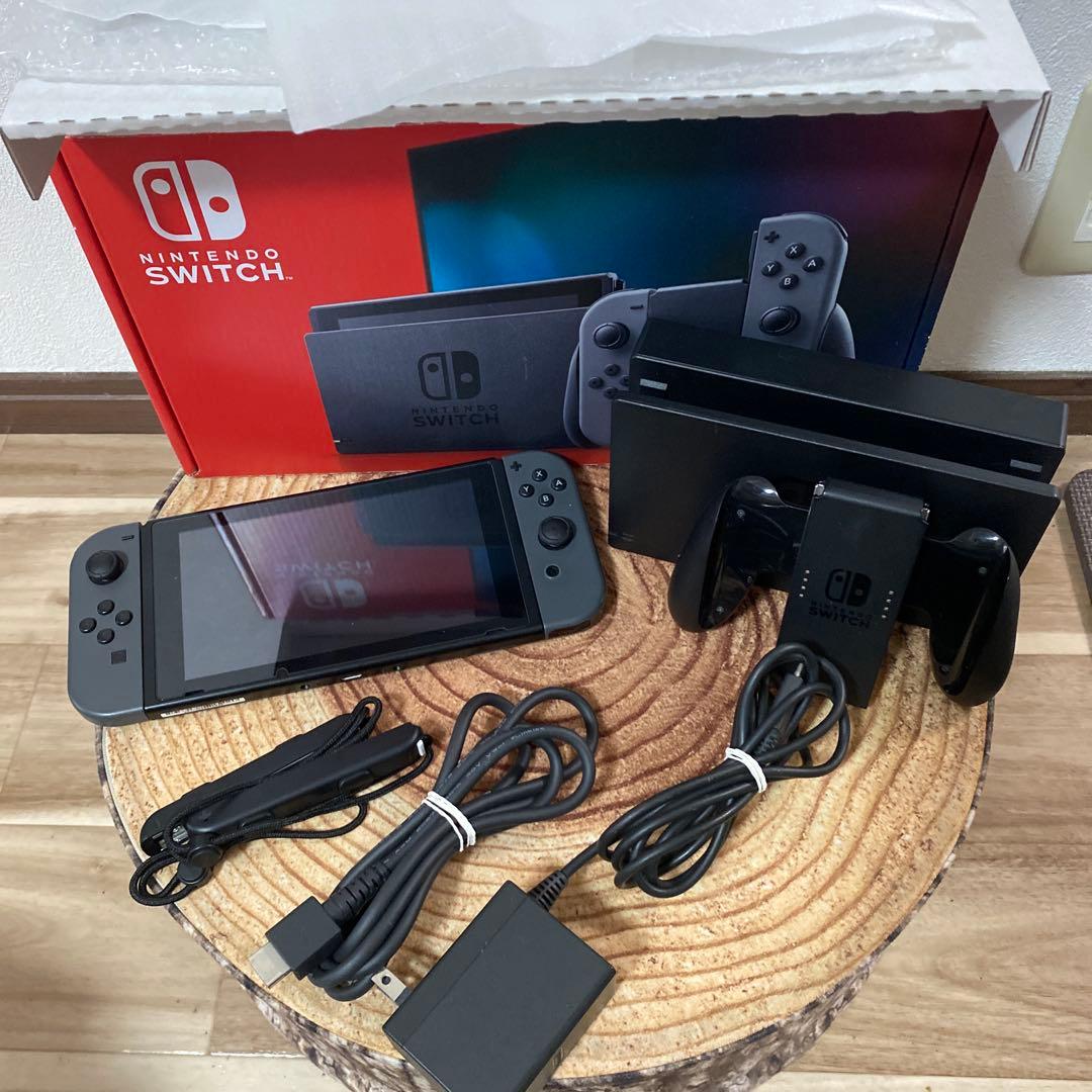 Nintendo Switch ニンテンドースイッチ本体　グレー①