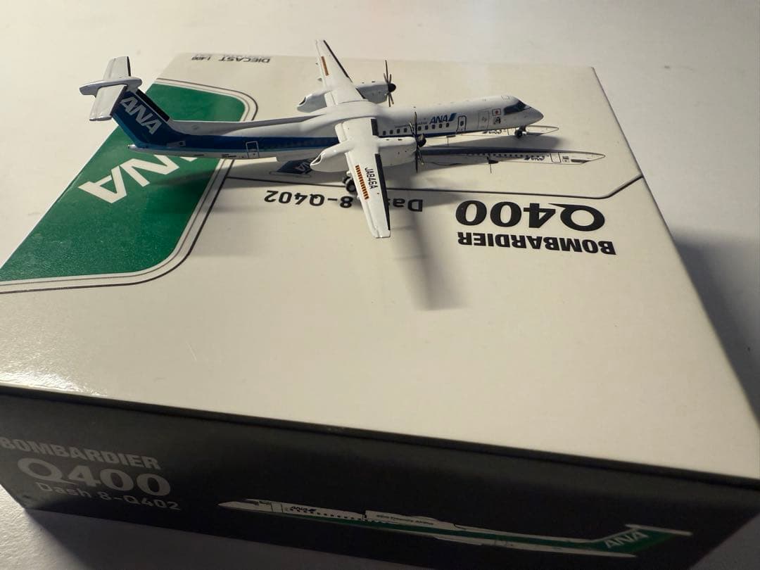 航空機・ヘリコプター 1:400 ANA Bombardier Dash 8 Q400 JA846A