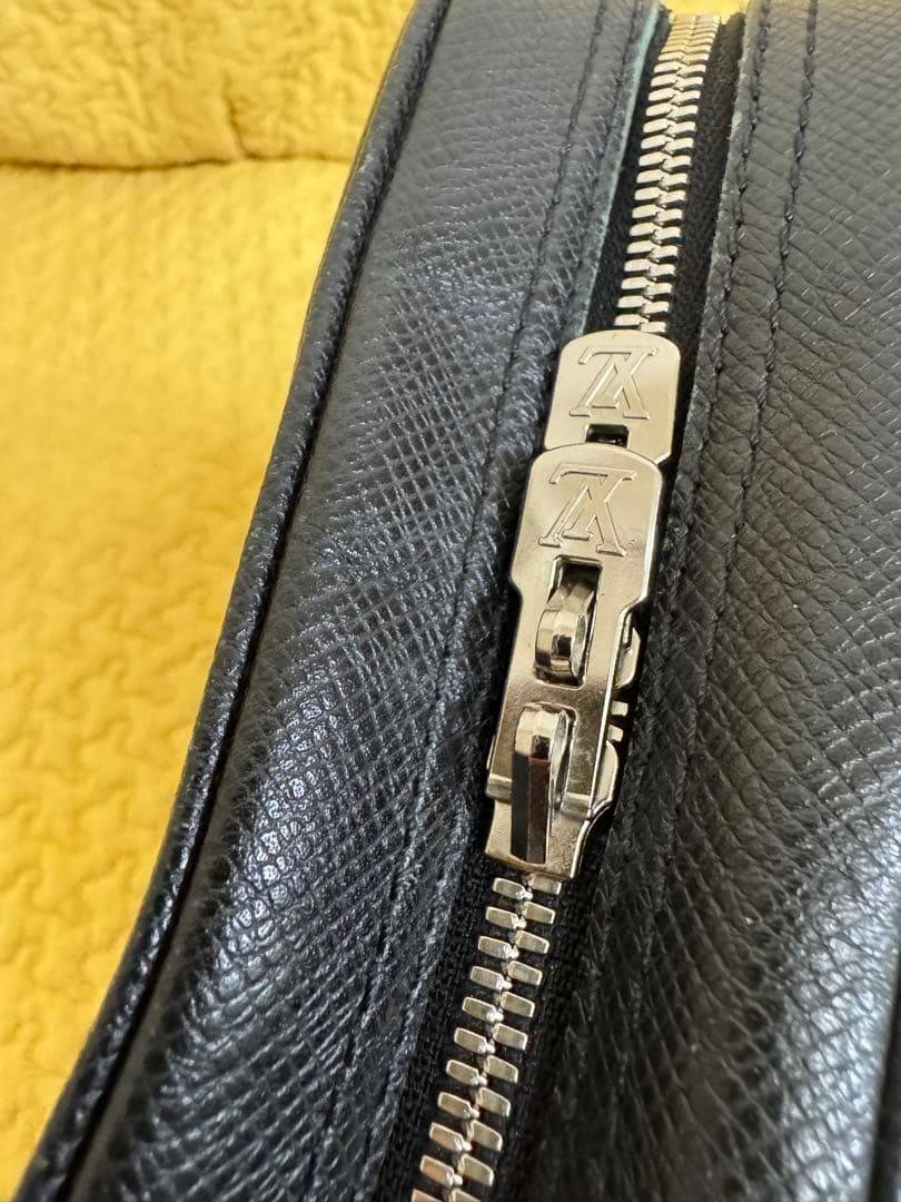 ルイヴィトン　タイガ　ポルト ドキュマン・ヴォワヤージュ　M30925