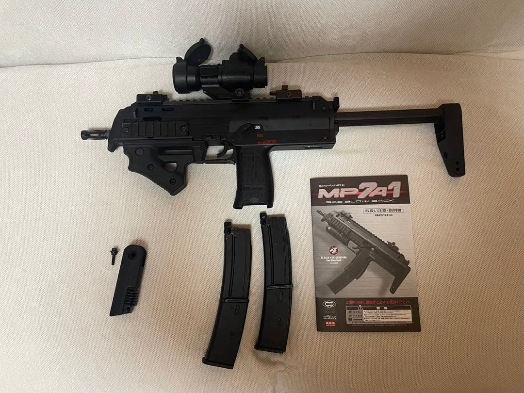 MP7A1 ガスガン レッドドットサイト付き