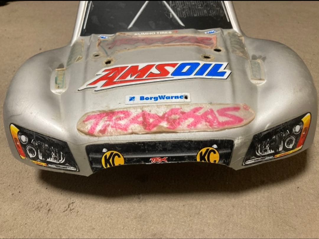 トラクサス Traxxas 1/10 スラッシュ　2WD ラジコンカー