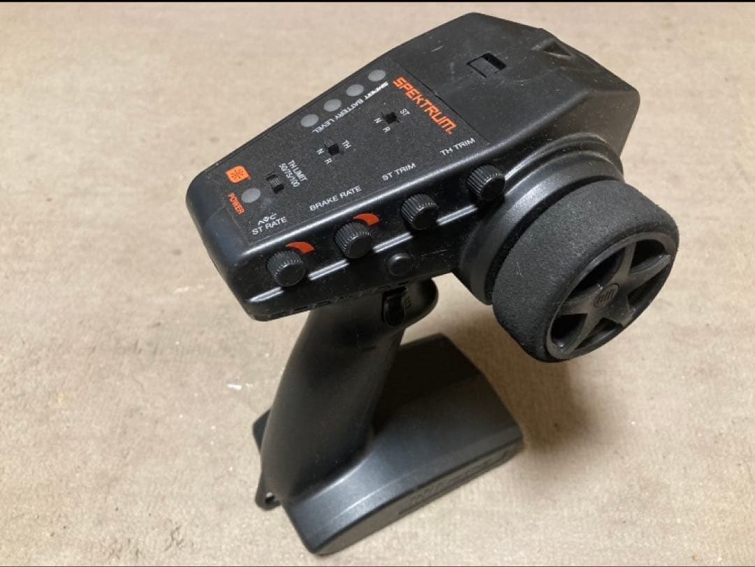 トラクサス Traxxas 1/10 スラッシュ　2WD ラジコンカー