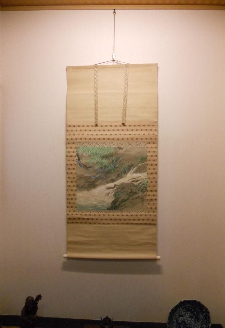 掛け軸 英挙 渓流 絹本 希少 軸装 茶道具 掛軸 美品 です。