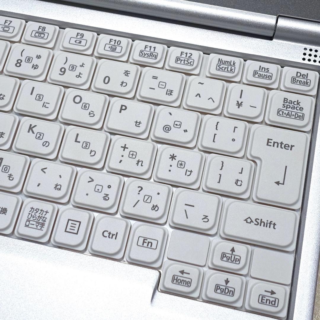 極美品のバリ速モバイル✨１１世代コアｉ７に超高速ＳＳＤ５１２ＧＢ＆１６ＧＢメモリ