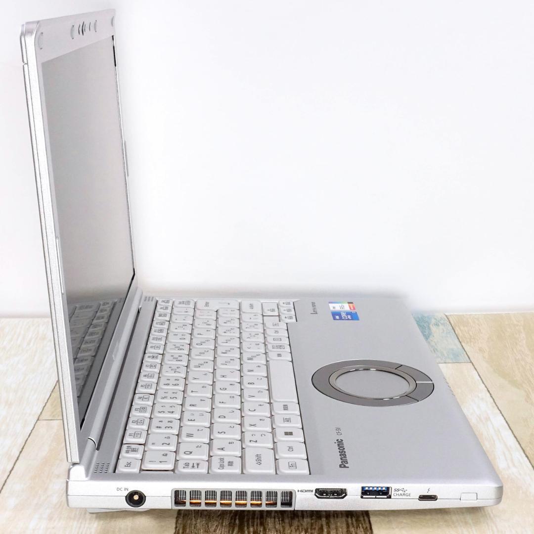 極美品のバリ速モバイル✨１１世代コアｉ７に超高速ＳＳＤ５１２ＧＢ＆１６ＧＢメモリ