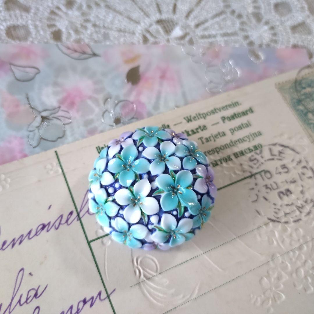 日本製ヴィンテージ　俊兼　トシカネ　有田焼　焼き物　ブルーフラワー　花　ブローチ