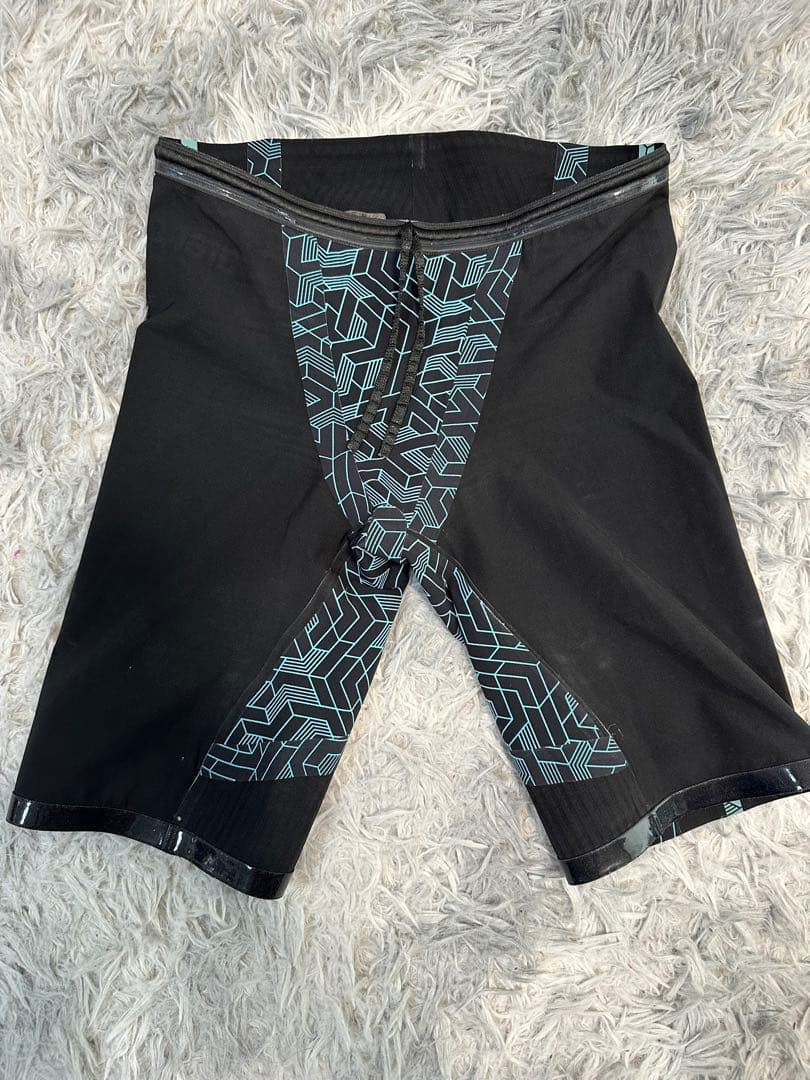 arena カーボンプリモ　日本未発売高速水着　美品