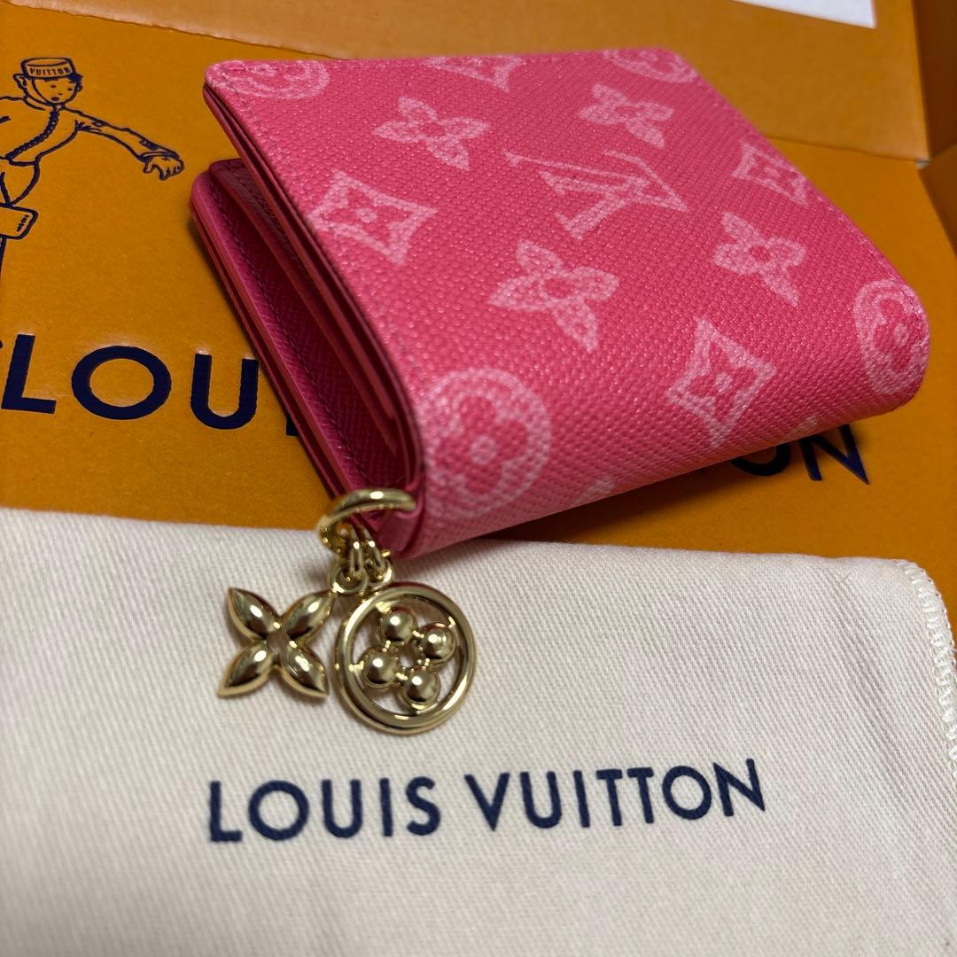LOUIS VUITTON ポケットウォレット・LV チャーム