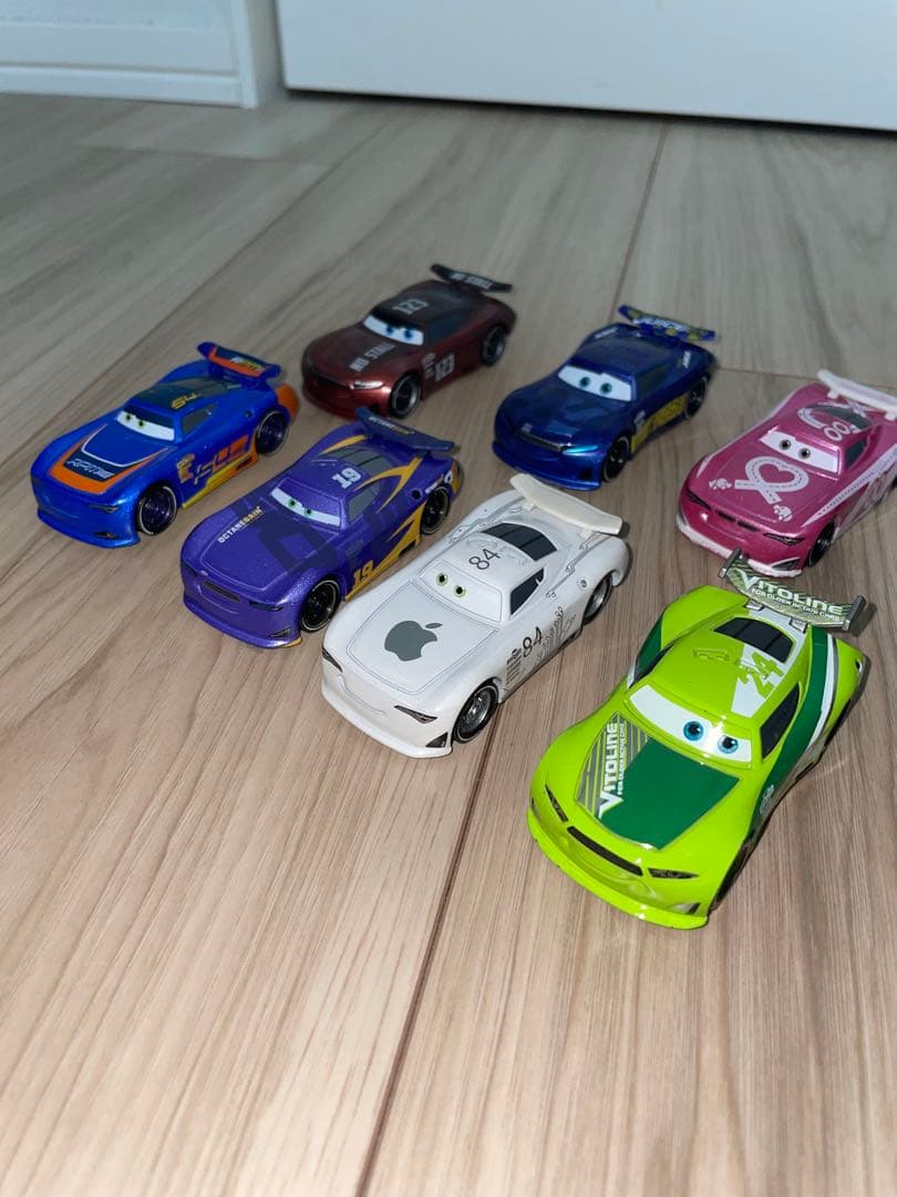 トミカ　カーズ　ミニカー　44台＋トレーラー2台　まとめ売り