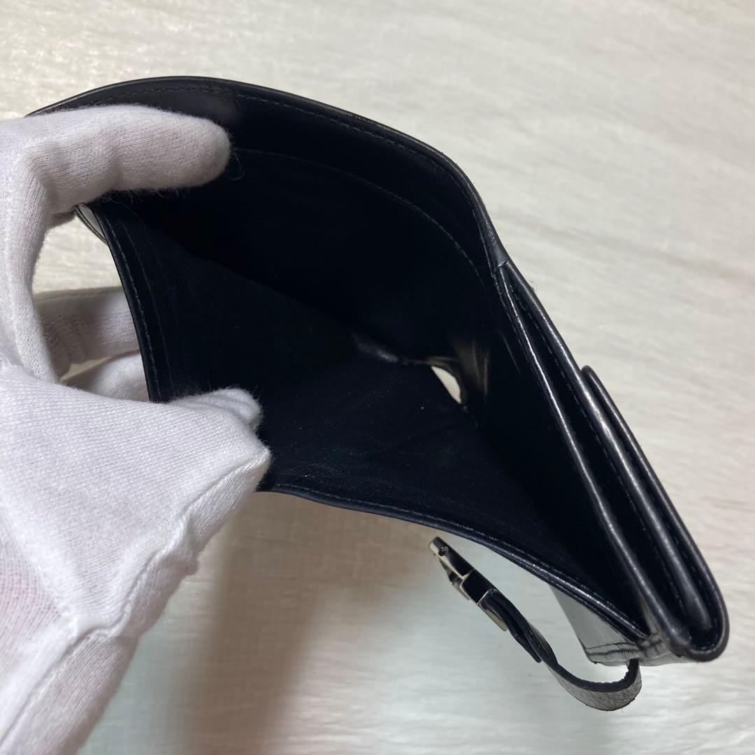 早い者勝ち　美品　GUCCI グッチ　二つ折り　財布　留め具　レザー　ホック　黒