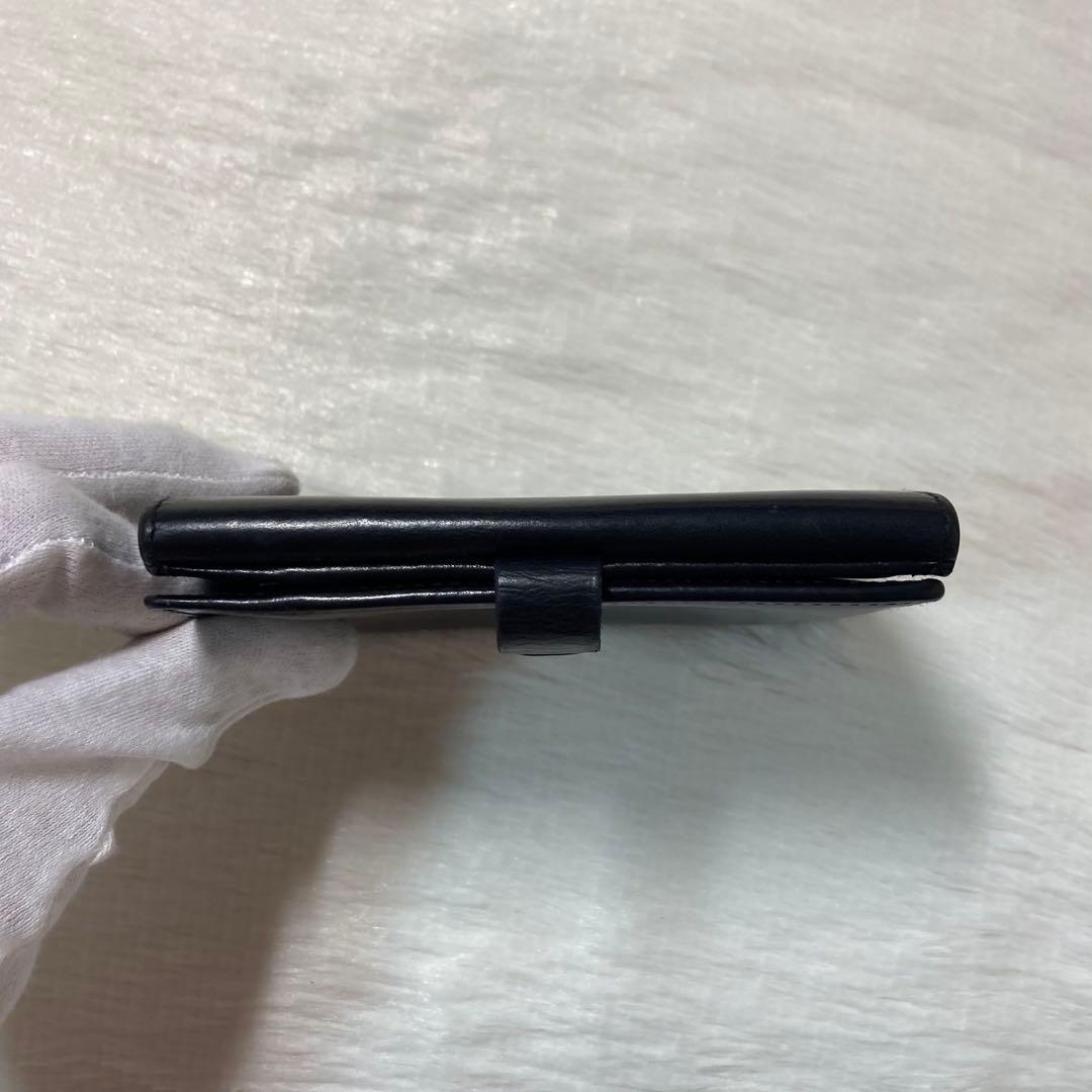 早い者勝ち　美品　GUCCI グッチ　二つ折り　財布　留め具　レザー　ホック　黒