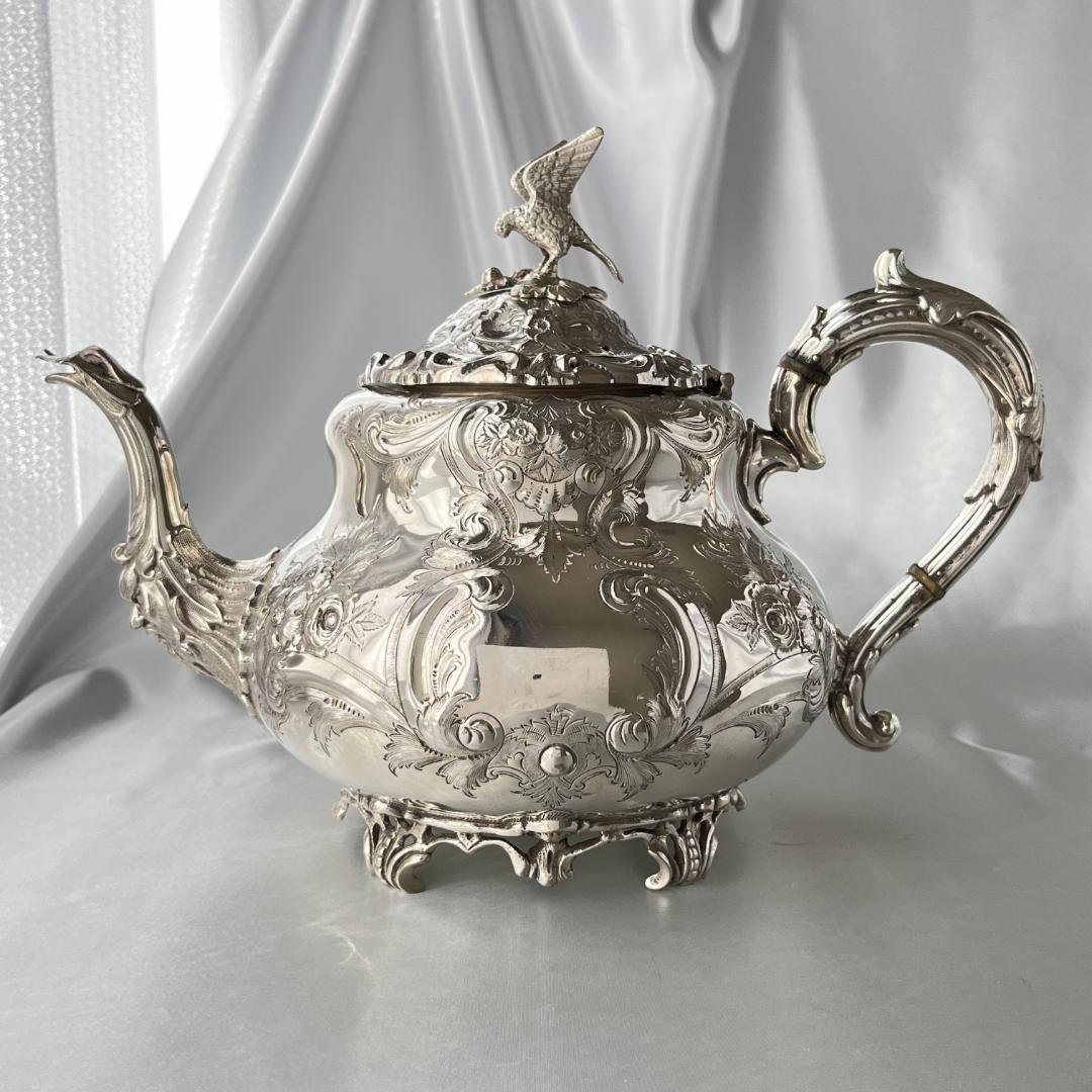 【英国 】 ファルコンとマスカロンのティーポット【シルバープレート】豪華！！