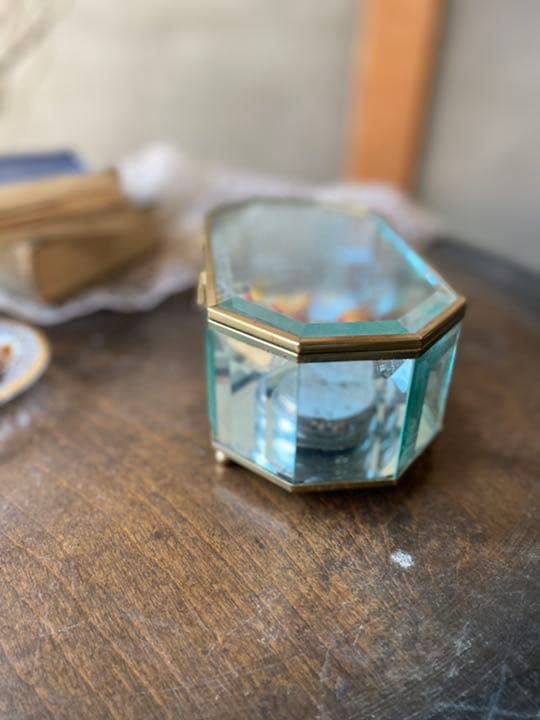 ビンテージ  ガラスのジュエリーケース  大