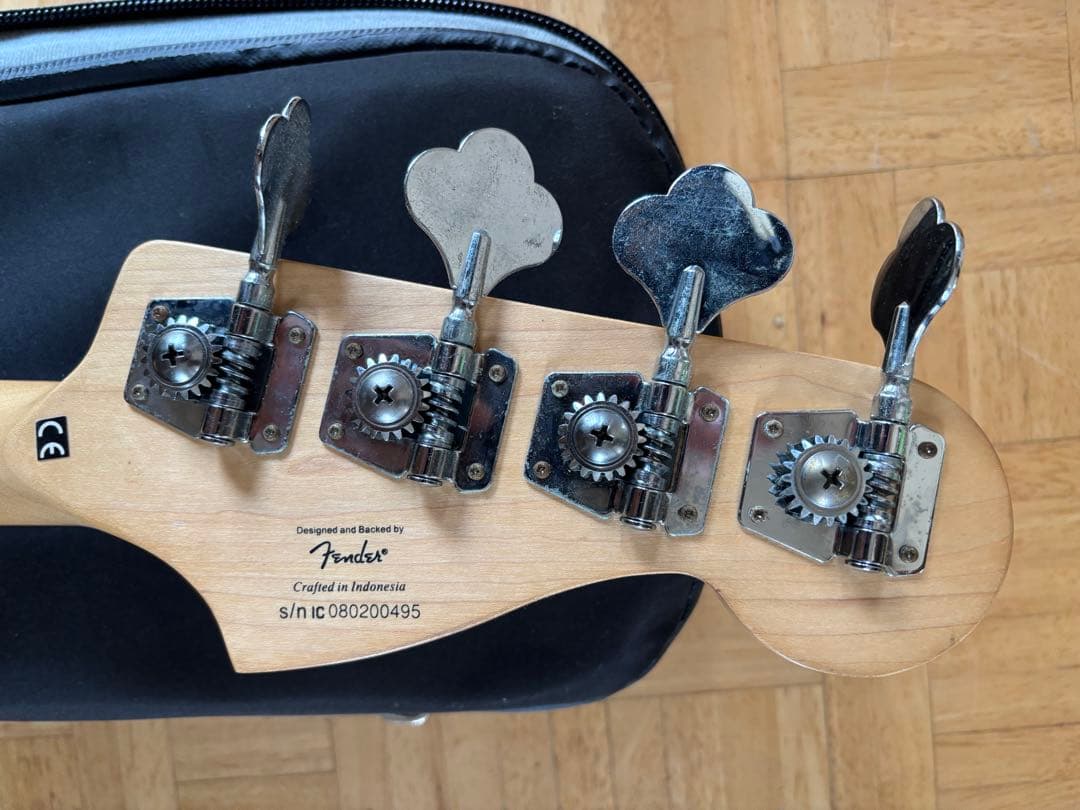 Fender Squier Precision Bass 左利き用　ケース付き