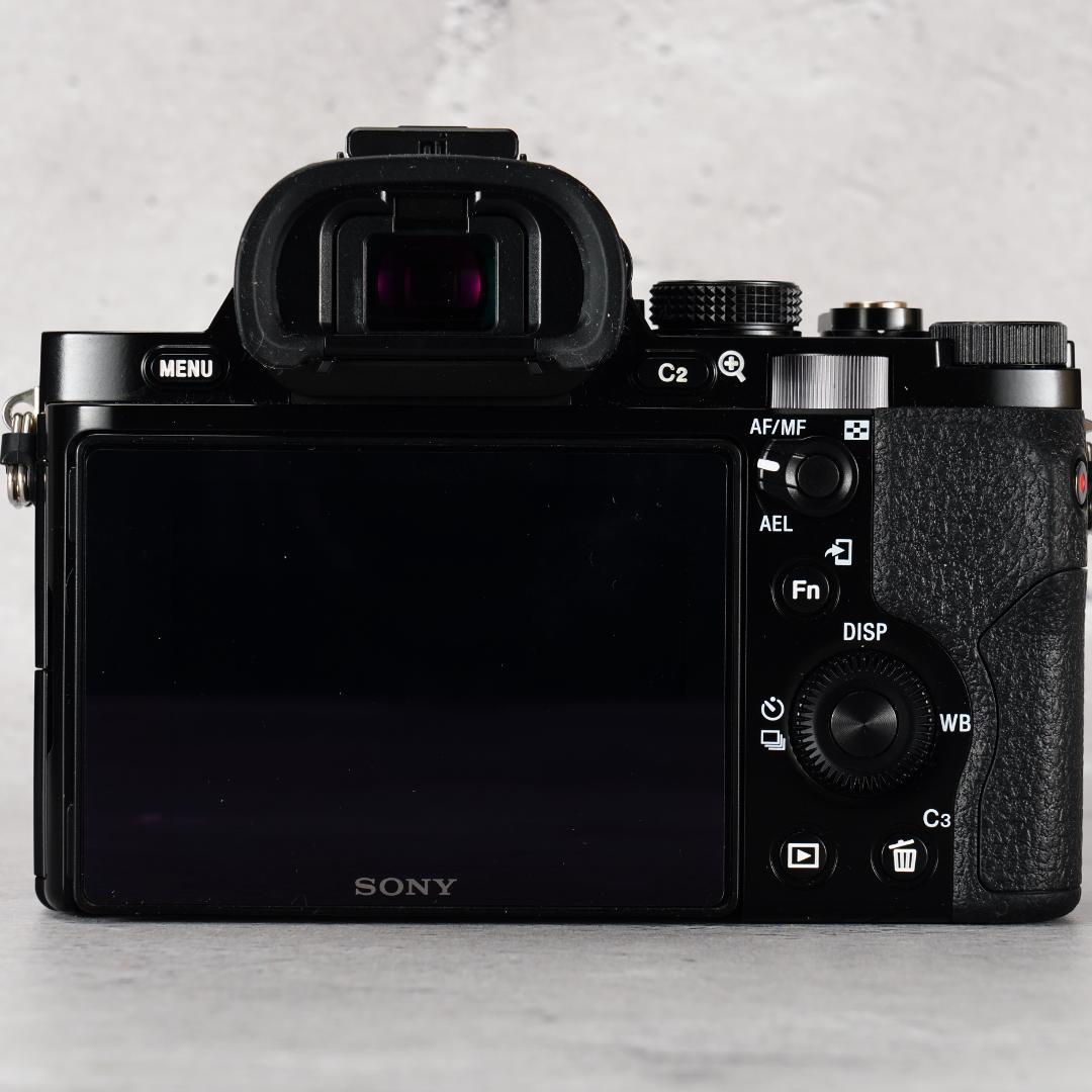 美品1,630回！世界初フルサイズミラーレスSONY α7 ILCE-7K