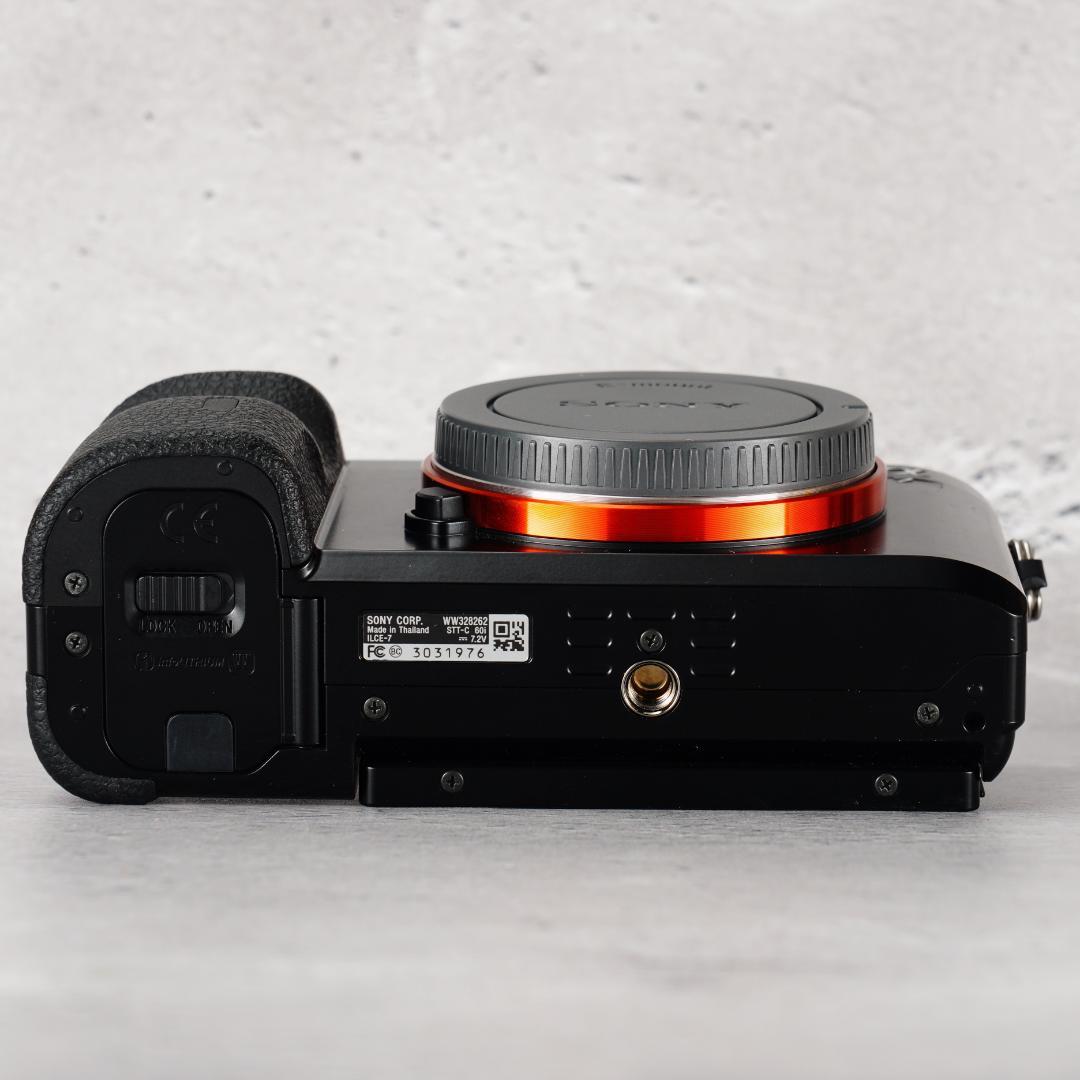 美品1,630回！世界初フルサイズミラーレスSONY α7 ILCE-7K