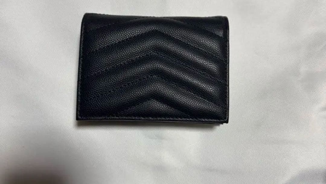 R*u様 ✨美品✨Saint Laurent ブラック 二つ折り財布 エンボス加