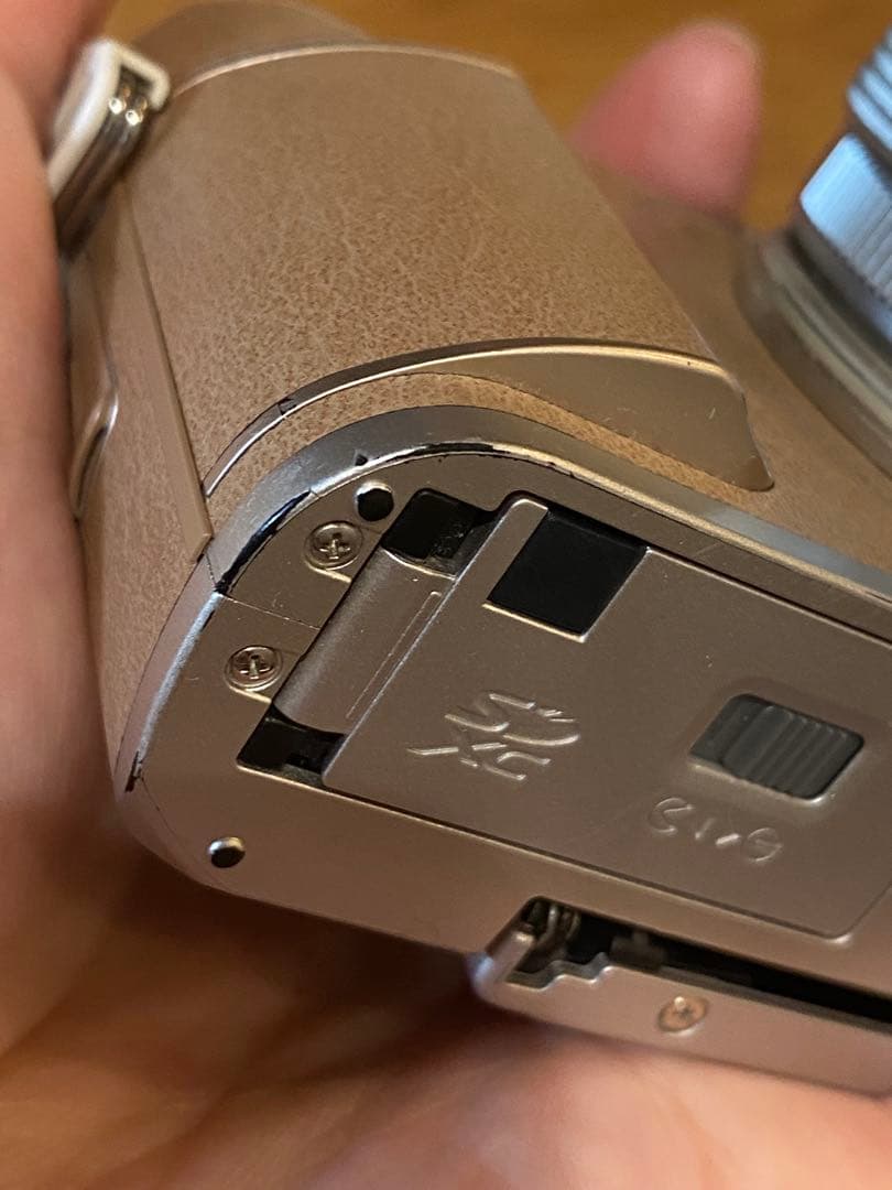 値下げ！OLYMPUS E-PL9 ミラーレス一眼 ブラウン　電源・動作確認済み