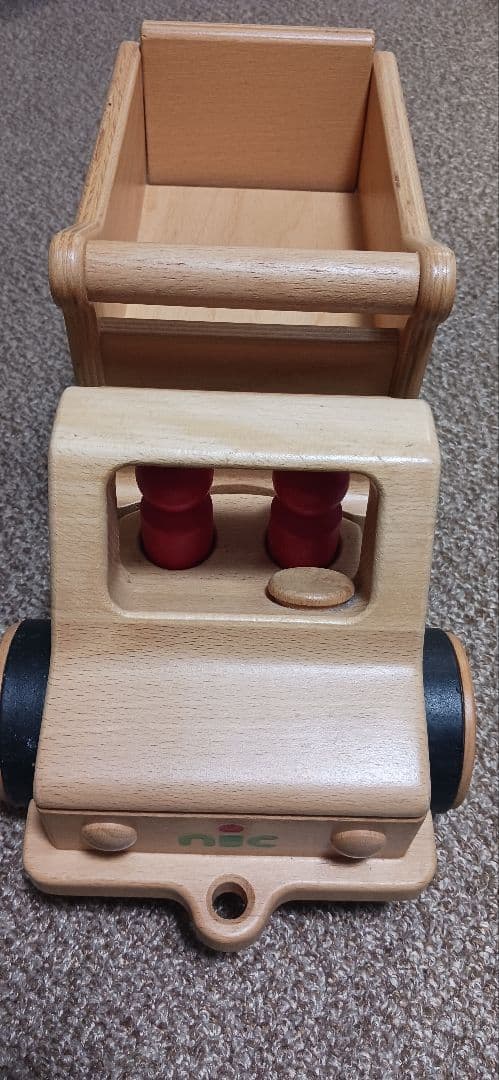 ニック はたらくくるま ダンプカー 木製 ドイツ