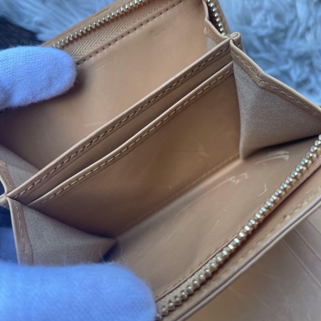 【極美品】ゲンテン フラッターカットワーク 二つ折り財布 ヌメベージュ